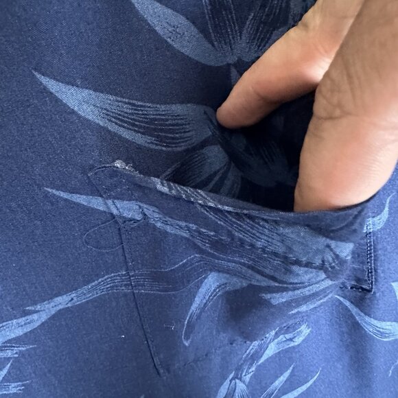 Paradise Found Hawaiian Shirt Men XL Blue Floral Tom Selleck Magnum PI VTG Adult - Picture 4 of 7